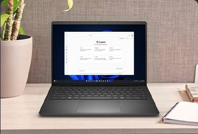 Laptop na biurku